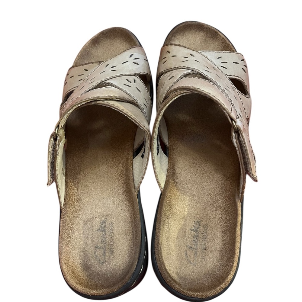 Clarks Cream Sandals with Crisscross Straps and Cushioned Footbed